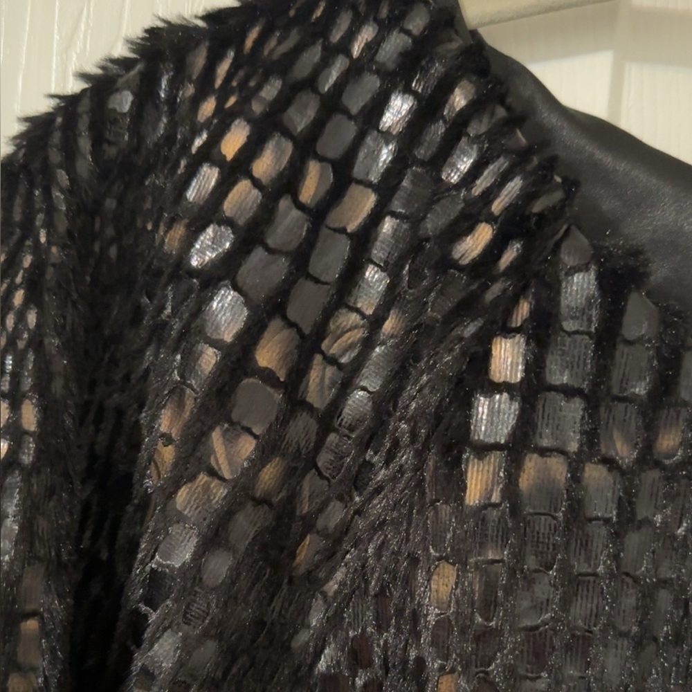 Chic Black Women's Cape - Picture 3 of 10